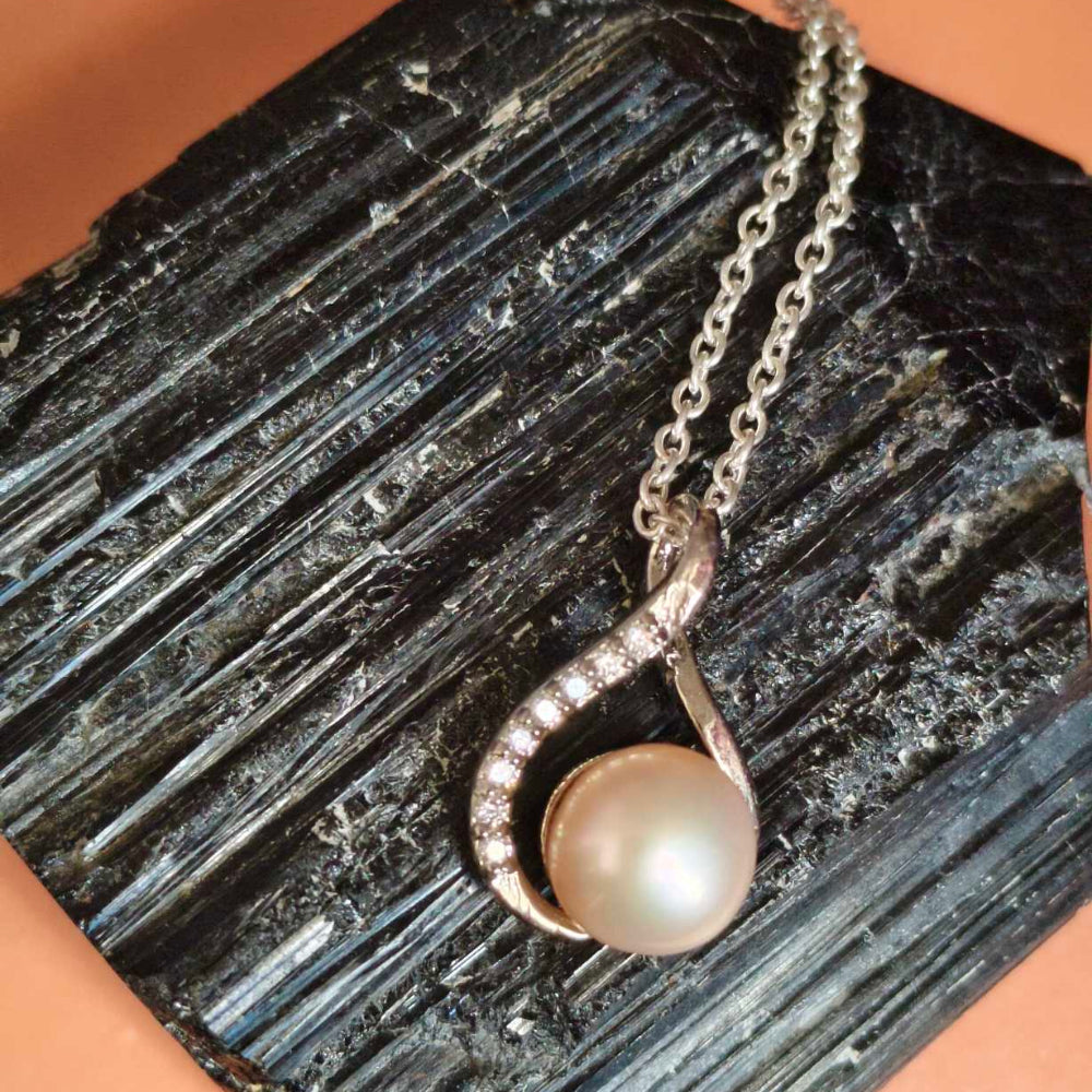 92.5 Sterling Silver Pearl Pendant
