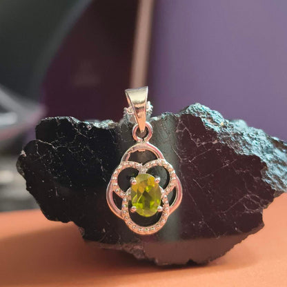 92.5 Sterling Silver Pendant With Green Peridot