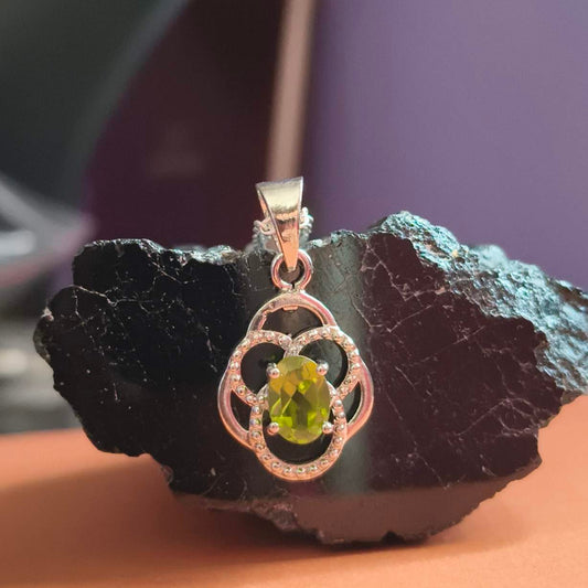 92.5 Sterling Silver Pendant With Green Peridot