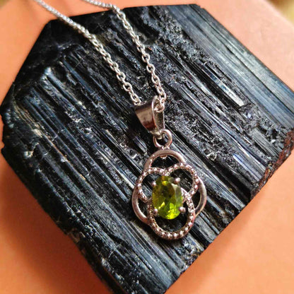 92.5 Sterling Silver Pendant With Green Peridot