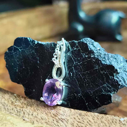 92.5 Sterling Silver Teardrop Pendant With Amethyst Stone