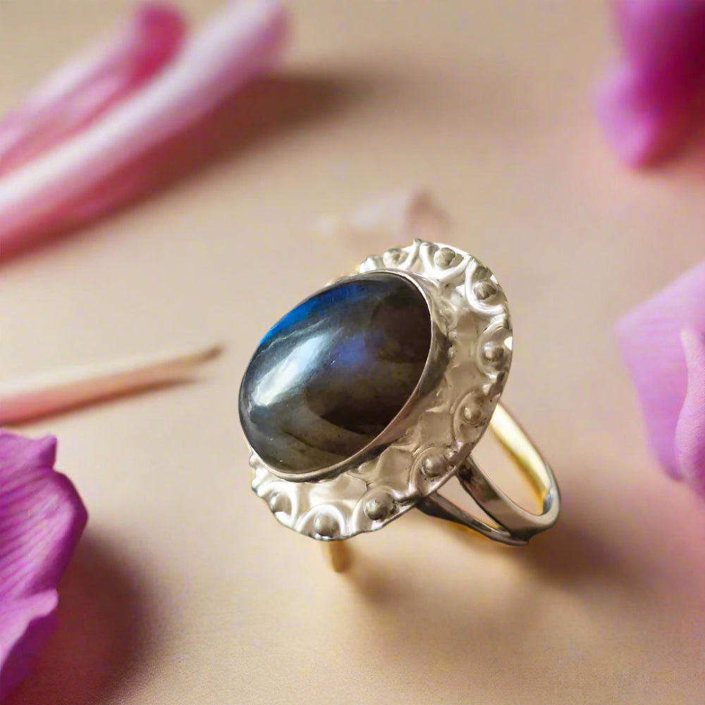 Labradorite gemstone 925 Silver Ring