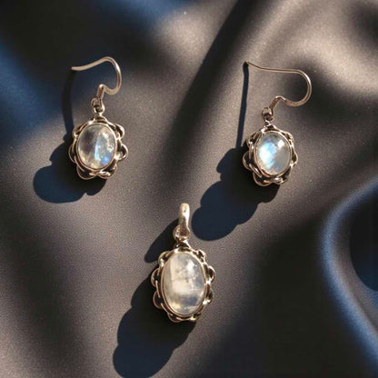 92.5 Sliver framed Moonstone drop Earing Pendant set