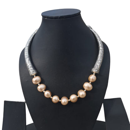 Rose Pearl Necklace